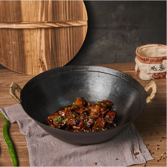 Artisan Cast Iron Wok – Timeless Cooking, Natural Flavor